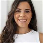 Maestra imparte clases a niños de todas las edades (Infantil, Primaria y ESO)