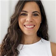 Maestra imparte clases a niños de todas las edades (Infantil, Primaria y ESO)