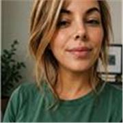 Psychology graduate and qualified life coach offering engaging, supportive psychology lessons tailored to each learner 