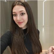 Persona responsable, extrovertida y organizada que busca ayudar a personas que desean mejorar su Español.