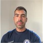 Profesor de Educación Física con licencia UEFA C de entrenador de fútbol 