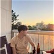 Prof de maths sortant de prépa PTSI actuellement en 3 eme année d’école d’ingénieur.