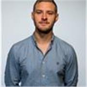 Profesor graduado en ciencias de la actividad física y el deporte, así como en el ciclo de técnico en dirección de actividades