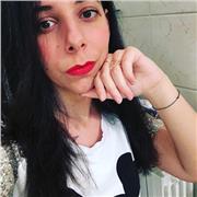 Hi everyone! 😊
Sono una dottoressa magistrale in Strategic Communication. Si tratta di una laurea che ho conseguito interamente in inglese, la lingua che amo e che reputo essenziale per potersi adattare ad ogni situazione scolastica e lavorativa :) Ho an