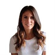 Profesora de danza clásica con experiencia en clases infantiles con grupos numerosos. 