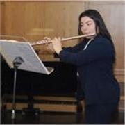 Lezioni con docente qualificata. Flauto traverso, pianoforte, teoria, solfeggio e storia musica, preparazione esami e ammissioni
