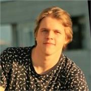 Qualified remote English teacher helping learners improve grammar, vocabulary, and confidence through tailored lessons