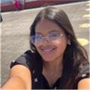 Professora de inglês que leva você do zero à fluência com aulas online personalizadas focadas no seu objetivo