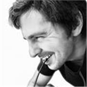 me definiría como un apasionado de la literatura y el idioma español que está comprometido en hacer el aprendizaje del español accesible, interesante y entretenido para todos aquellos que quieran aprenderlo.