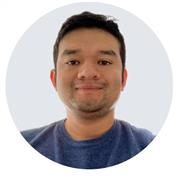 profesor con formación en educación musical y experiencia en academias y colegios