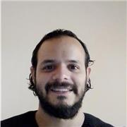 Profesor de lengua castellana, literatura y humanidades, dicta clases presenciales o virtuales a niños, jóvenes y adultos