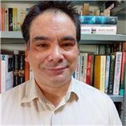 Offro corsi d'Inglese online per ogni li livello. Ho piu di 24 anni d'esperienza. 