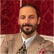 Ich biete Online-Englischnachhilfe für an und bringe pädagogische Studienerfahrung sowie internationale Berufspraxis mit.