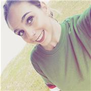 Chica con título de B1 de Cambridge y estudiante de B2 imparte clases de Inglés para niños de primaria