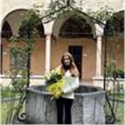 Laureanda in scienze del servizio sociale, diplomata al liceo delle scienze umane