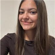 Profesora de catalán con nivel de primero de batchillerato.También puedo ayudar en sociales/historia y en inglés