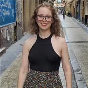 Chica con grado superior en técnico de laboratorio y estudiando carrera de biología. Disponibilidad para dar clases particulares tanto en castellano como en euskera. Estoy buscando dar clases desde primaria (cualquier asignatura) hasta la universidad (si