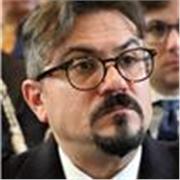 Insegnante di diritto iscritto all'Albo degli Avvocati dell'Ordine degli Avvocati di Milano