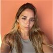 Me defino como una persona responsable y organizada, con una clara vocación hacia al derecho así como destaco también el don de gentes. 