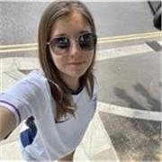 Profesora joven apta para cualquier edad y nivel
