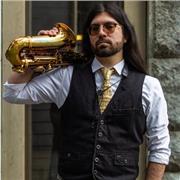 Profesor de música, jazz, saxofón para todos niveles.  y flauta para niveles intermedios. Puedo enseñar en inglés también.