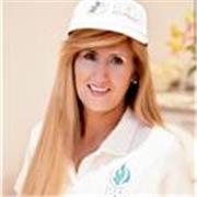 Friendly and experienced peak performance hypnotherapist and wellness and happiness coach. 