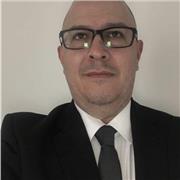 Native Brazilian Portuguese tutor helping beginners and intermediate students communicate confidently in everyday, professional