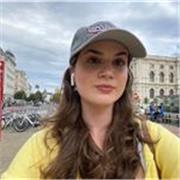 Soy profesora nativa de inglés y amplia experiencia enseñando a niños de todos los niveles. Clases adaptadas al ritmo y divertidas