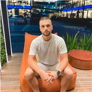 Ensino marketing para profissionais que queiram trabalhar na área comercial ou para donos de negócios