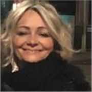 I have been in the creative business for many years and  offer clear coaching and inspiration for students and entrepreneurs 