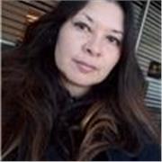 Profesora imparte clases de Español remoto