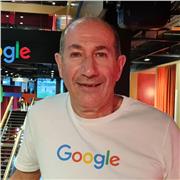 Professeur en marketing numérique, branding, réseaux sociaux stratégie digitale