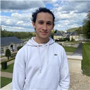 Étudiant en master 2 de biologie santé, donne des cours aux élèves de lycée et étudiant supérieur