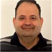 Soy docente de vocación, exige para lograr los objetivos de idiomas, de refuerzo, etc., por los títulos puedo muchas materias. 