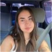 Profesora de biología, centrada en edades de hasta 16 años.