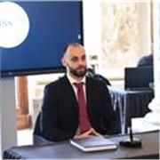Laureato in giurisprudenza offre lezioni di diritto, anche in lingua straniera