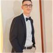 Impartisce lezioni della lingua Italiana per tutti gli studenti Italiani e non. (anche stranieri)