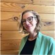 Je suis une prof d’anglais expérimentée, j’adore voyager, partager les cultures et t’aider à progresser dans la langue.
