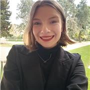 Étudiante en droit, motivée pour partager ses connaissances