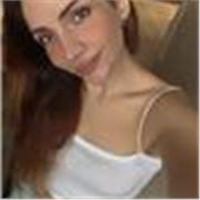 Me defino como una persona paciente, organizada y apasionada por la enseñanza. 