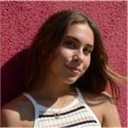 Diplomata al liceo classico con votazione 100/100. Attualmente laureanda presso la facoltà di Psicologia (La Sapienza)