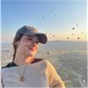 Estudiante universitaria con conocimientos de Primaria, Bachillerato y ESO recientes, con facilidad para tratar con niños.