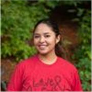 Maestra de inglés con enfoque comunicativo para niños, adolescentes y adultos