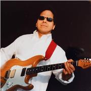 Lezioni di Chitarra Elettrica/Acustica Diplomato al GUITAR INSTITUTE di LOS ANGELES impartisce lezioni