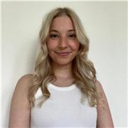 Engagierte Englischlehrerin mit großer Freude am individuellen Lernen.