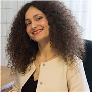 Insegnante di inglese certificata Cambridge English impartisce lezioni di lingua per studenti di scuole elementari, medie e superiori