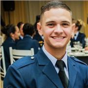 Sou formado em Licenciatura em Matemática pela UFRR e tenho experiência em concursos. Além disso, sou professor particular