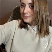 Profesora de Geografía, Historia e Historia del arte, además de preparadora de PAU en Filosofía