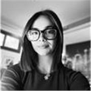 Studentessa di quinto scientifico impartisce lezioni di chimica (generale, organica e nucleare)