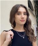 Buongiorno, sono matilde ho 22 anni e sono una studentessa universitaria di farmacia presso la sapienza. ho frequentato il liceo scientifico. sono disponibile sia per lezioni in presenza sia online